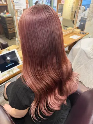 ロング ツヤ髪 透明感カラー ゆいなのヘアスタイル