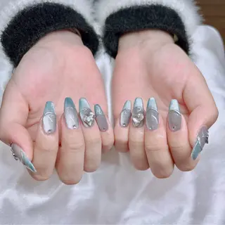 ネイル MOON nailsのネイルデザイン