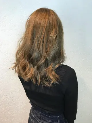 セミロング カラー デザインカラー🌈 高木リョウのヘアスタイル