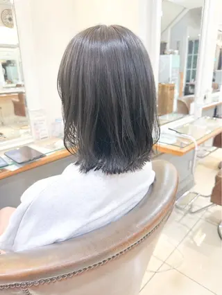 カラー 金谷 美幸のヘアスタイル
