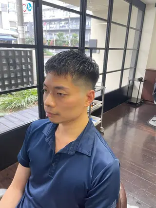ショート 岡本 佳久のヘアスタイル