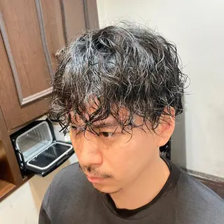 ミディアム 浦添メンズ 経験20年／のヘアスタイル