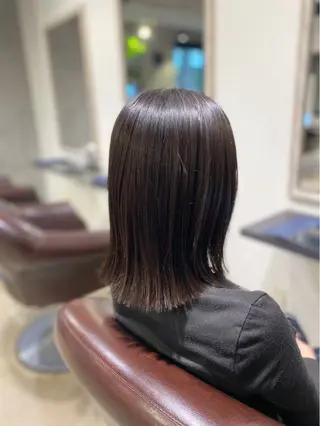 ミディアム 根本 真奈のヘアスタイル