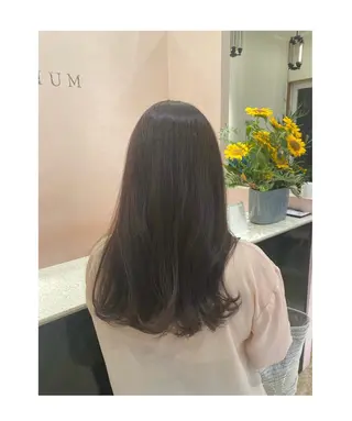 カラー 新嵩 真理のヘアスタイル