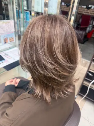 ミディアム カラー 神品 幸音のヘアスタイル