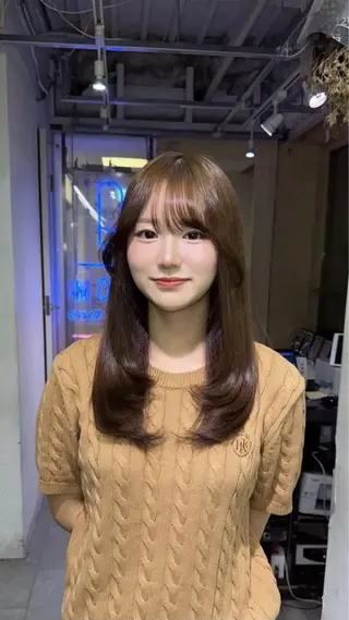 カラー 🩶ハイトーン × プルエク🩶MIWAのヘアスタイル