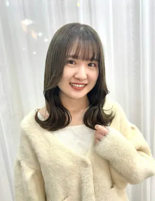 セミロング カラー 志賀 あずみのヘアスタイル