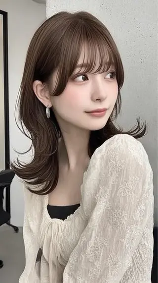 セミロング カラー 韓国×艶ハイトーンが かわいい✨️リオ🍒のヘアスタイル