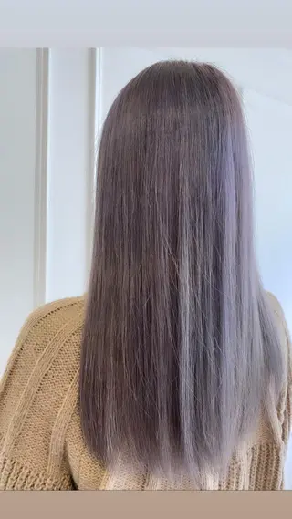 セミロング 透明感カラー✨ 酸性ストレート特化のヘアスタイル