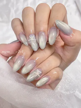 MoON...❤︎ MeGuのネイルデザイン