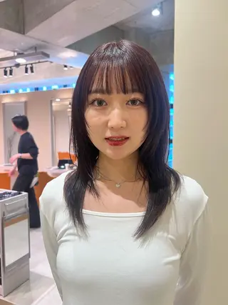 セミロング レイヤーカット NERO加藤木麻彩のヘアスタイル
