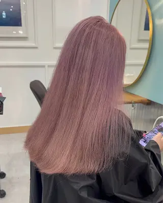 ロング カワカミ ユウダイのヘアスタイル