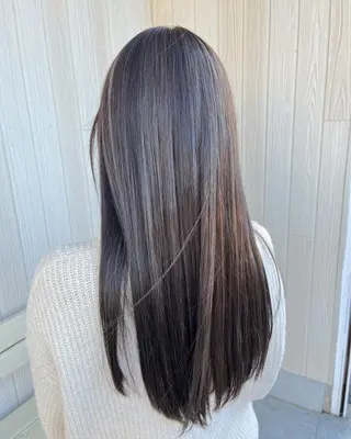 ロング カラー Atelier 大内のヘアスタイル