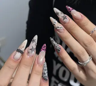 ネイル Pure&Rich Nailのネイルデザイン