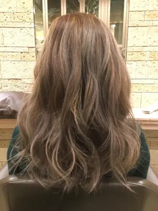ミディアム ハイトーン得意😍 Lumiereのヘアスタイル