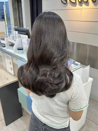 ミディアム レイヤー/艶髪カラー 森本くるみのヘアスタイル