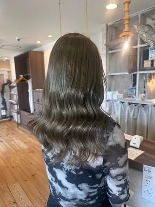 ロング カラー 渡部 楓葉のヘアスタイル