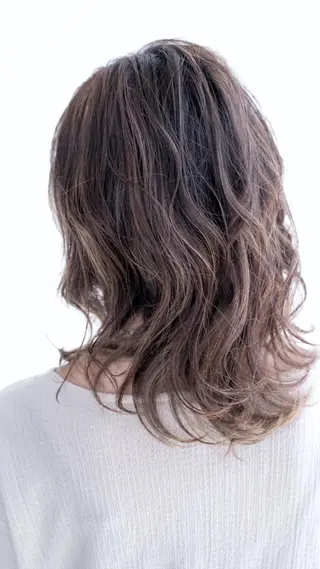 ミディアム カラー ヘアアレンジ VIM hairおもろまち店のヘアスタイル