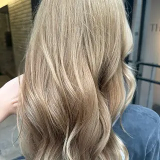 ロング 鈴木 美香のヘアスタイル