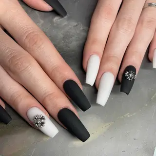 セミロング ネイル Y. Sのネイルデザイン
