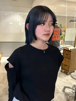 ミディアム 薄暮 マツイ　レンのヘアスタイル