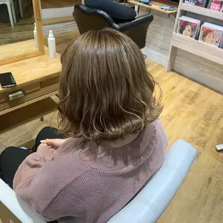 カラー 天野 利咲のヘアスタイル