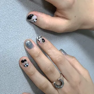 ミディアム ネイル Blowe ニュアンスのネイルデザイン