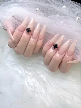 ネイル IBUKI PEEKABOO梅田のネイルデザイン