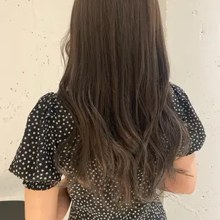 ロング カラー カジュアルを女っぽく 𝗮𝘆𝗮𝗰𝗼のヘアスタイル