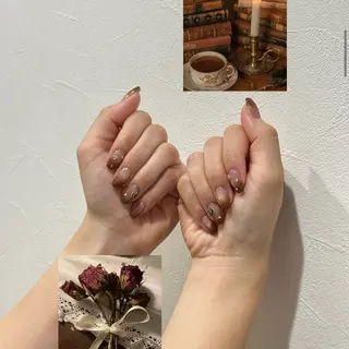 ネイル 𝙉𝙖𝙤🍓꒦꒷ Y2K / 韓国風のネイルデザイン