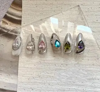 セミロング めぐみのネイルサロン スタッフ練習のネイルデザイン