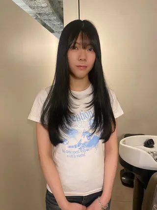 ロング shuri/透明感カ ラー/レイヤーカットのヘアスタイル