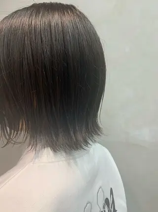 ショート カラー ヘアアレンジ サナ🌱 切りっぱなしボブのヘアスタイル