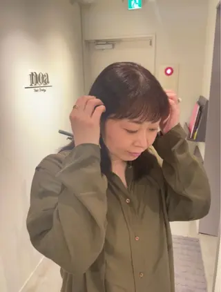 セミロング カラー tiel 小山莉々のヘアスタイル