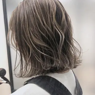 カラー ミディアム 艶髪/オリーブ系/ 肌が綺麗に見えるお色のヘアスタイル