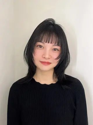 ミディアム Airi 韓国y2k ハイレイヤーのヘアスタイル