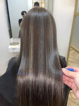 ロング カラー 髪質改善特化 ESSENCIAのヘアスタイル