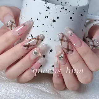 ネイル Queens 榊 まおのネイルデザイン
