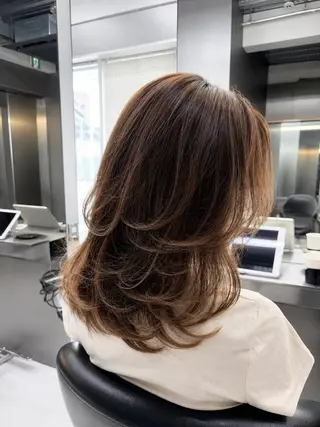 セミロング 🫧バレイヤージュ/ ハイライト/ミズキのヘアスタイル