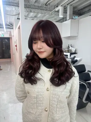 ロング カラー YOLO 渋谷 nanamiのヘアスタイル