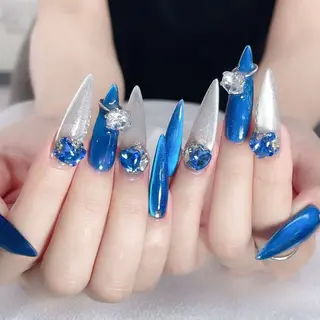 ネイル Queens テイのネイルデザイン