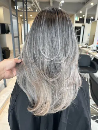 セミロング カラー 井上 一平のヘアスタイル