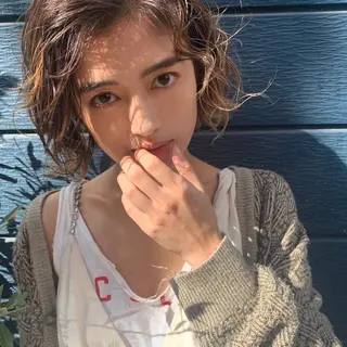 ミディアム 🌼U24 ヘアデザインラボのヘアスタイル