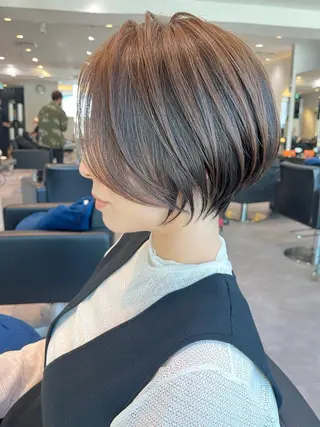 ショート カラー 襟足でお悩みの方✂︎ くびれ職人ハシモトのヘアスタイル