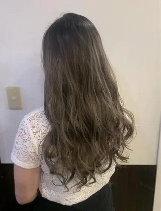 ロング カラー 色落ちまでキレイに！ ！女性サロンのヘアスタイル