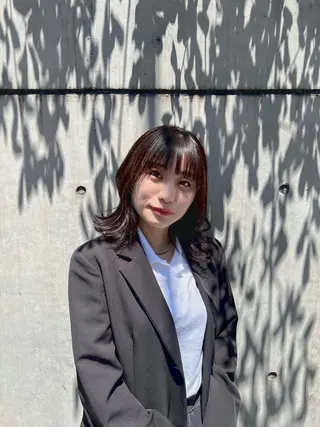 ミディアム カラー 松坂 真衣のヘアスタイル