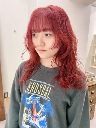 ミディアム サトウ ナナのヘアスタイル