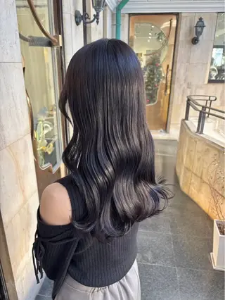 カラー 艶カラー🦖 🤍SARAのヘアスタイル