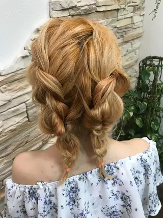 ミディアム カラー a aのヘアスタイル