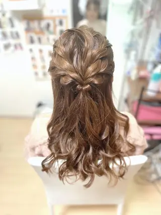 ヘアアレンジ イーチブライト EachBrightのヘアスタイル